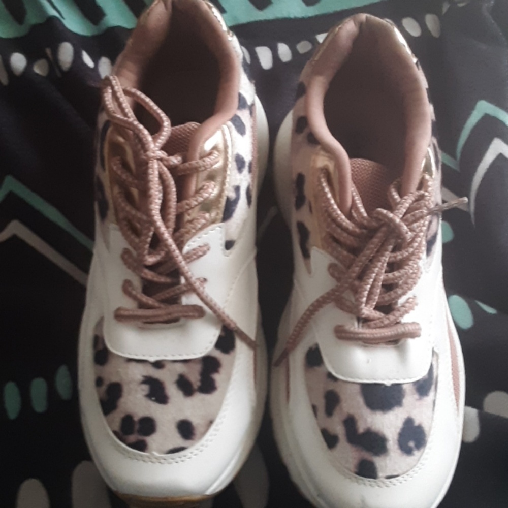 Fashion shoes